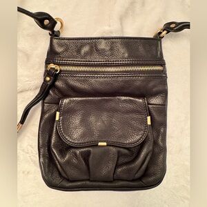 VINTAGE Women B Makowsky Black Leather Crossbody Purse Magnet Flap Gusset Pocket